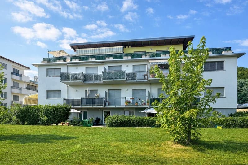 Appartamento moderno con balcone (2)