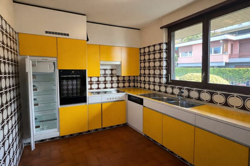 Meravigliosa villa con ampio giardino in Villa Foresta (7)