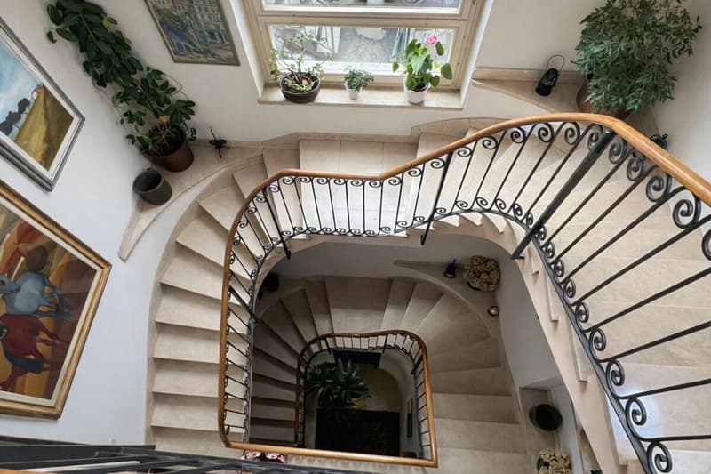 Elegante villa d'epoca con giardino e terrazze nel cuore di Balerna (19)