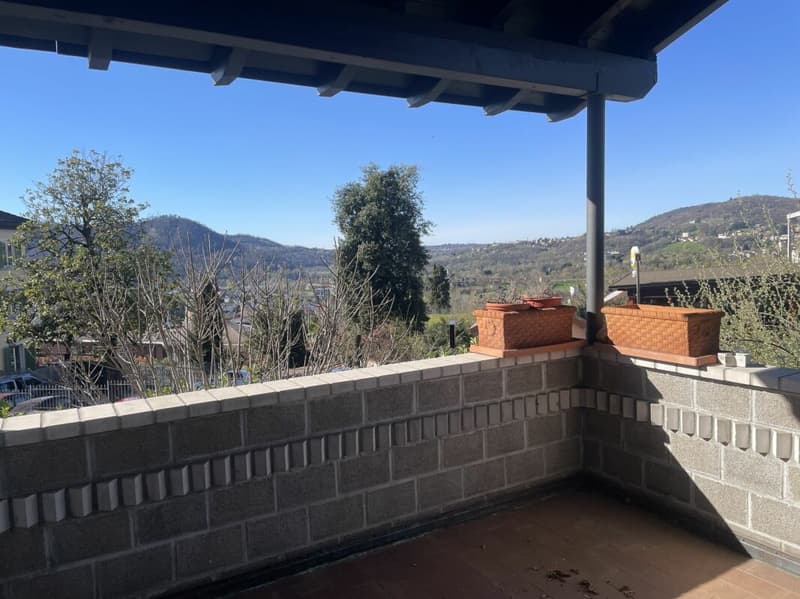 Interessante casa unifamiliare con appartamento indipendente e giardino (4)