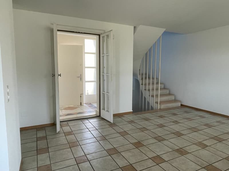 Interessante casa unifamiliare con appartamento indipendente e giardino (6)