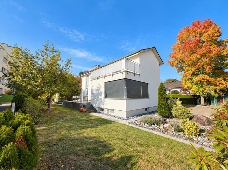 Wohntraum zur Miete - Grosszügiges Einfamilienhaus mit Garten (2)