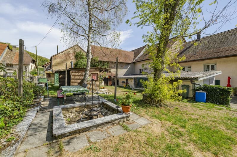 CHARMANTES MEHRFAMILIENHAUS - STETS VOLLVERMIETET - ENORMES POTENZIAL VORHANDEN (11)