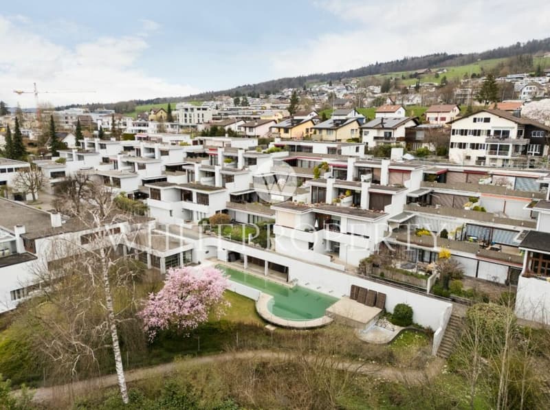 5.5-Zimmer-Terrassenwohnung mit Weitsicht und Gemeinschaftspool