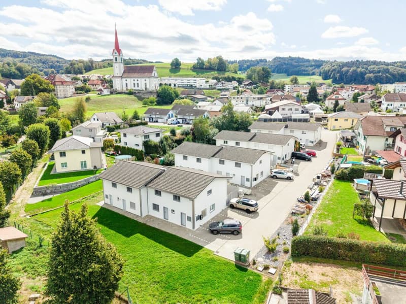 Attraktives, teilrenoviertes Doppel-Einfamilienhaus in Pfaffnau (1)