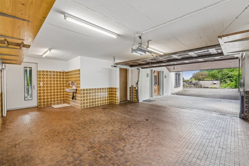 Doppelgarage mit direktem Zugang ins Haus