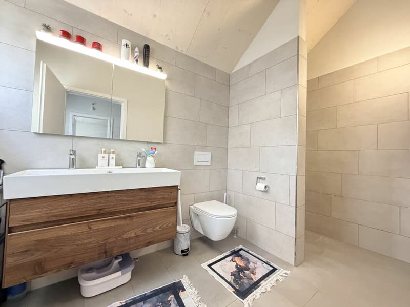 Wohnen am Waldrand - exklusives 5.5-Zimmer-Reihenhaus (13)