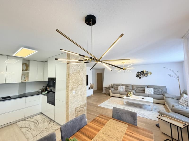Attraktive 4.5-Zimmer-Wohnung mit viel Wohnkomfort (3)