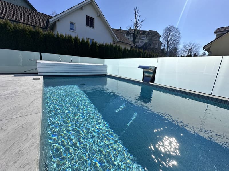 Grosszügig wohnen, flexibel nutzen - mit Pool und Gewerbefläche (9)