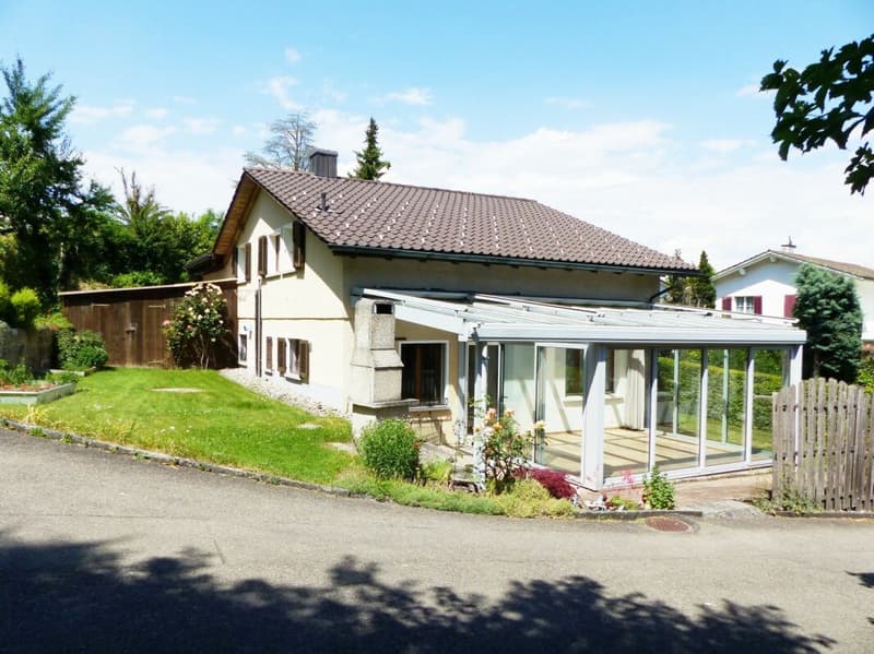 GROSSES EINFAMILIENHAUS MIT POTENZIAL (2)