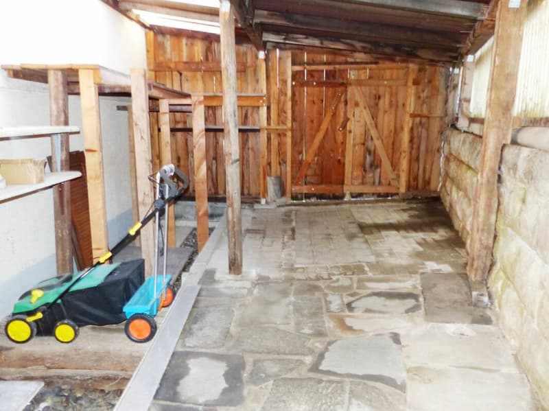 GROSSES EINFAMILIENHAUS MIT POTENZIAL (15)