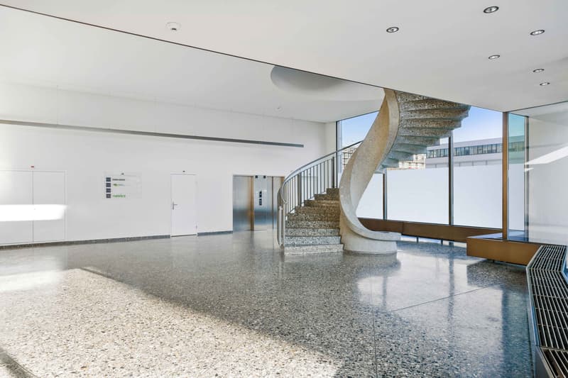 Praktisches Kleinbüro am Bahnhof Glattbrugg (11)