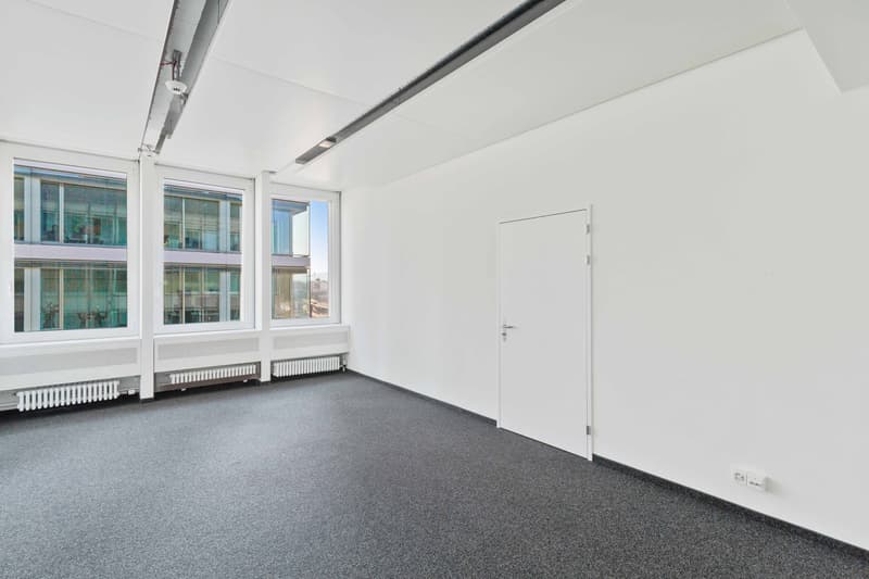 Praktisches Kleinbüro am Bahnhof Glattbrugg (3)