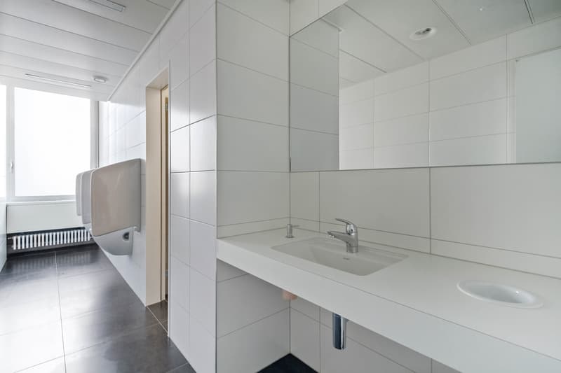 Praktisches Kleinbüro am Bahnhof Glattbrugg (7)