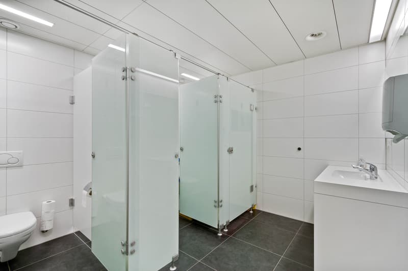 Praktisches Kleinbüro am Bahnhof Glattbrugg (6)