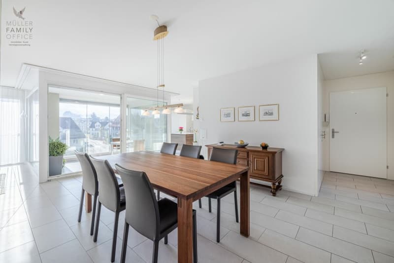 Schöne und sehr gepflegte 4 1/2 Zimmer-Wohnung in der  Überbauung "Alti Moschti" (6)