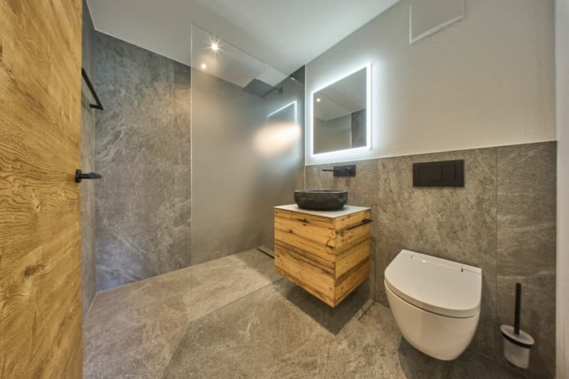 Hochwertig kernsanierte 3 1/2 Zimmer-Wohnung im Alpenchic mit Panoramablick (9)