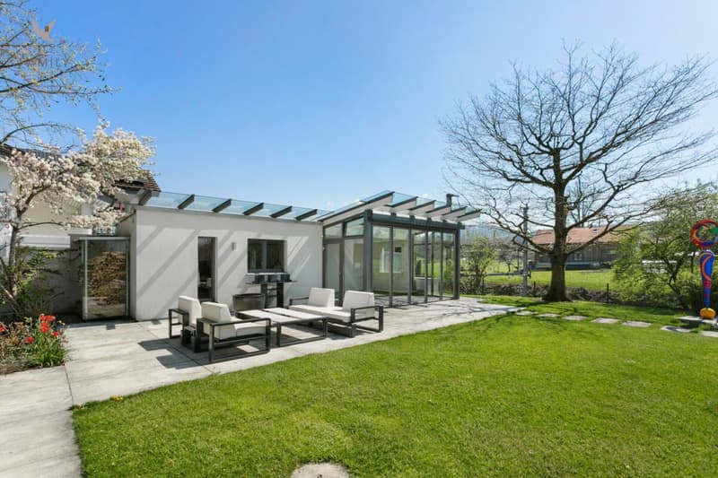 Elegantes Einfamilienhaus mit traumhafter Gartenanlage und Poolidylle (6)