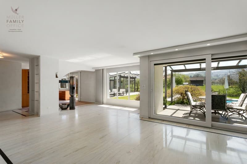 Elegantes Einfamilienhaus mit traumhafter Gartenanlage und Poolidylle (10)
