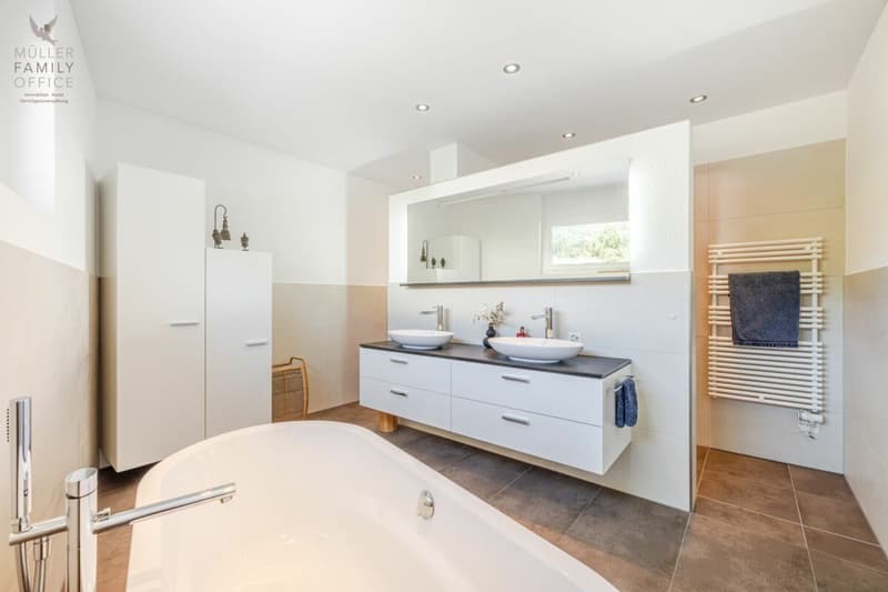 Exklusives 6 1/2 Zimmer-Einfamilienhaus mit hochwertiger Ausstattung (12)