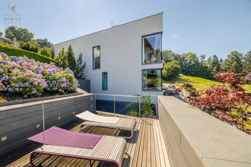 Traumhafte Luxus-Designervilla mit fantastischer Seesicht und Einliegerwohnung (2)