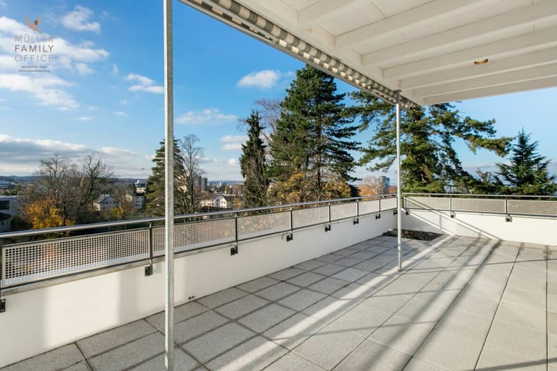 Ruhige Eleganz mit Aussicht - 5 1/2 Zimmer-Attika-Wohnung mit Blick auf den Bodensee (5)
