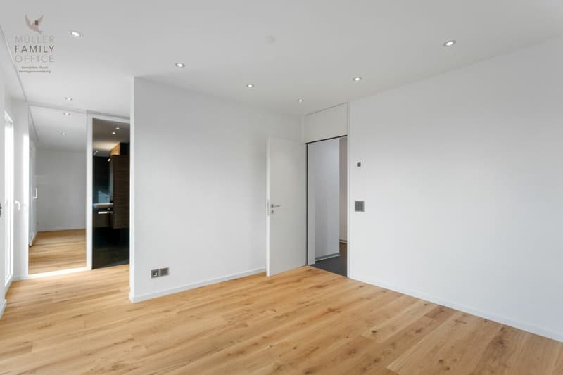 Ruhige Eleganz mit Aussicht - 5 1/2 Zimmer-Attika-Wohnung mit Blick auf den Bodensee (12)