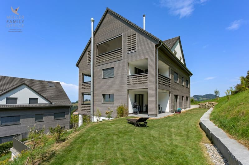 Wohnen wie im Einfamilienhaus - Exklusive 4 1/2 Zimmer-Gartenwohnung mit schöner Seesicht, viel Privatsphäre und hochwertigem Ausbau (3)