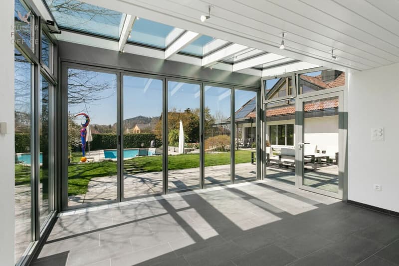 Elegantes Einfamilienhaus mit traumhafter Gartenanlage und Poolidylle (8)