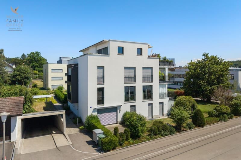Exklusive 4 1/2 Zimmer-Wohnung im Herzen von Seuzach (2)
