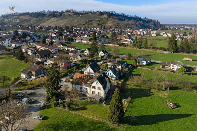 Aussergewöhnliches Einfamilienhaus (ehemaliges Kirchlein) an ruhiger Lage mit viel Entwicklungspotenzial (Mehrgenerationenhaus möglich) (3)