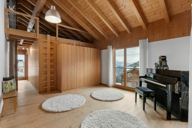 Stilvolles Holzhaus mit alpinem Charme und nachhaltigem Wohn- und Energiekonzept (12)