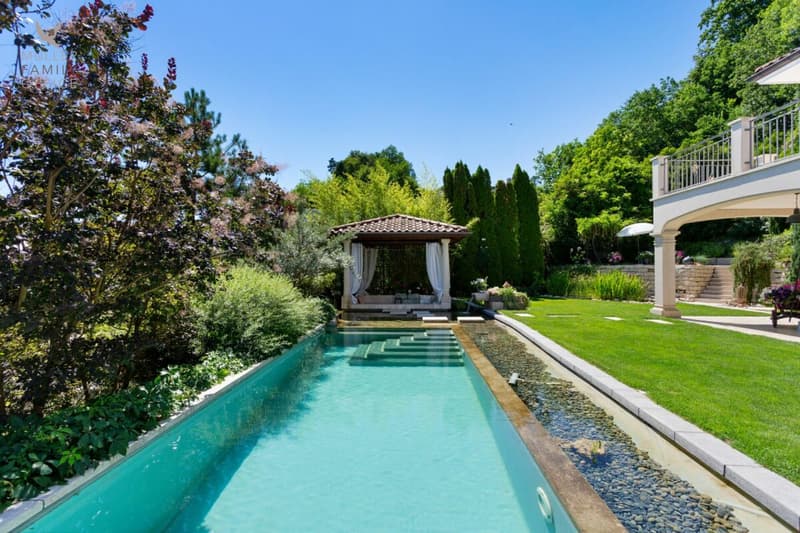 Mediterrane Luxusvilla mit Naturpool und traumhaftem Gartenparadies (2)