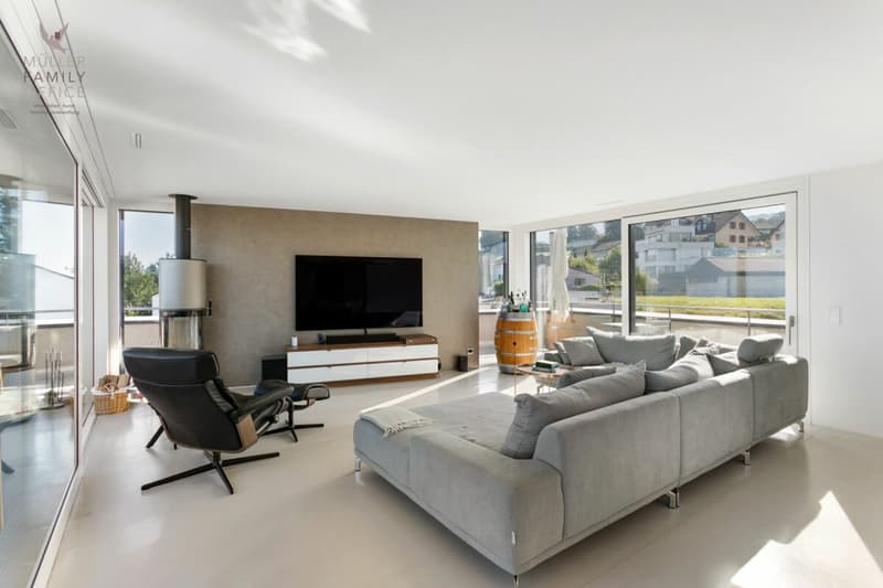 Neuwertige 5 1/2 Zimmer-Attika-Maisonettewohnung mit traumhafter Seesicht (9)