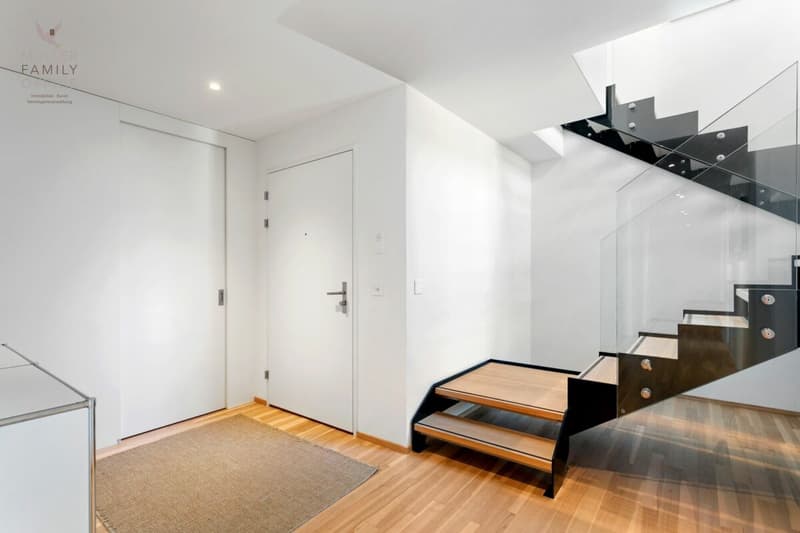Neuwertige 5 1/2 Zimmer-Attika-Maisonettewohnung mit traumhafter Seesicht (14)