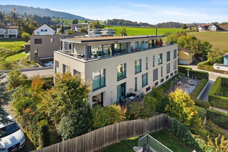 Neuwertige 5 1/2 Zimmer-Attika-Maisonettewohnung mit traumhafter Seesicht (2)
