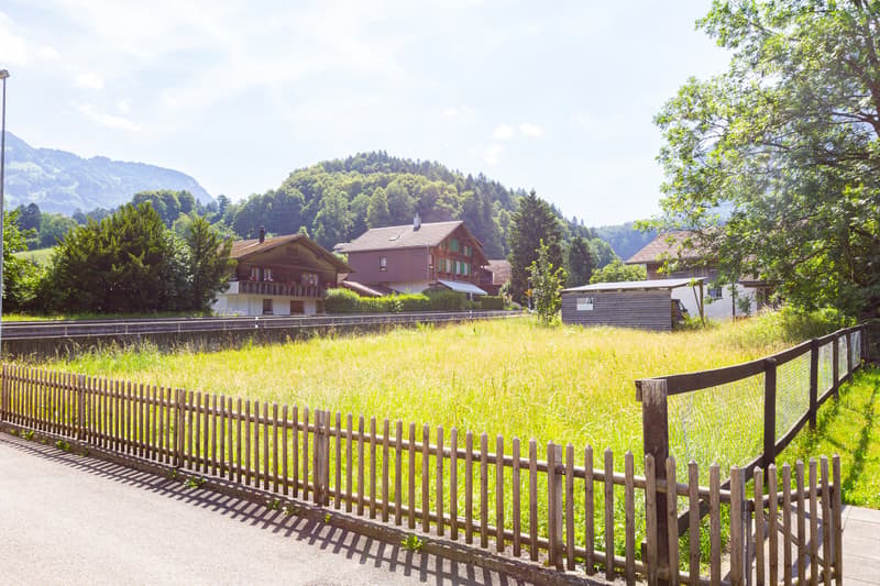 Ein Grundstück inmitten der Berge (11)