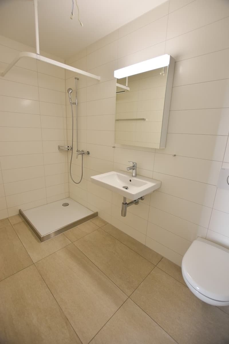 Badezimmer mit Dusche