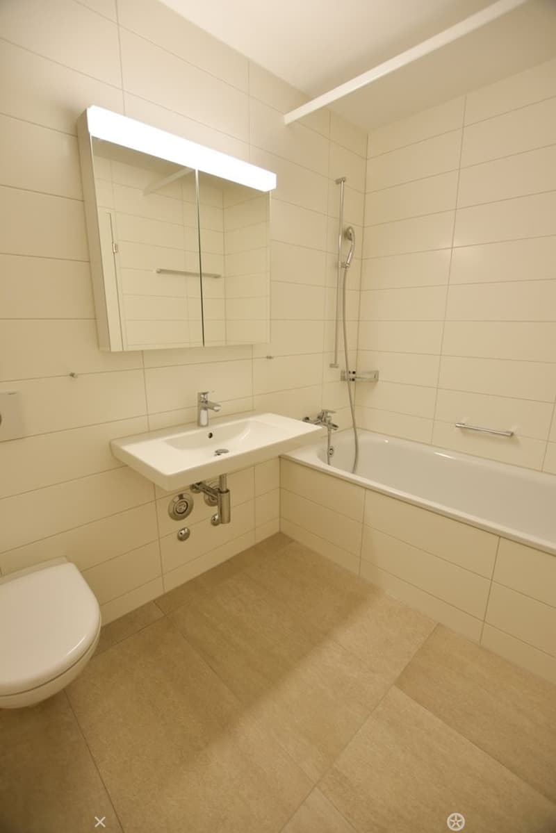 Badezimmer mit Badewanne