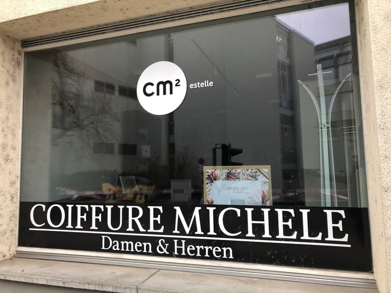Shop with display window for rent in central location (2)