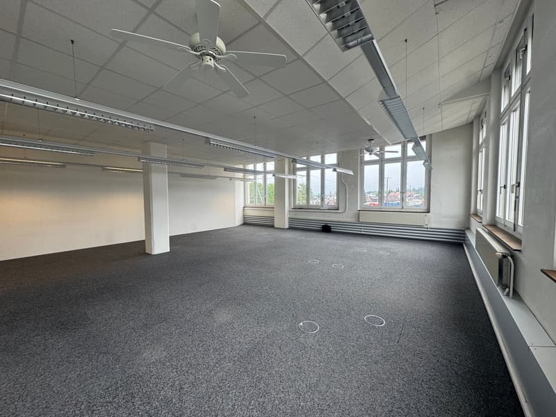 Schönes, helles Büro oder Gewerbefläche an zentraler Lage zu vermieten nach Vereinbarung (3)