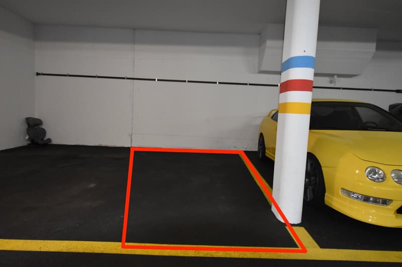 3 Einzelparkplätze und 1 Motorradparkplatz zu vermieten (2)