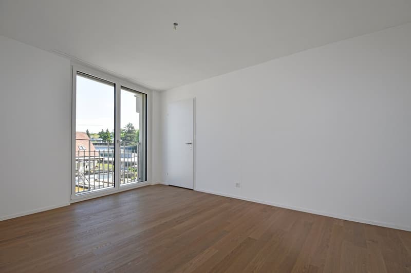 Neuwertige und helle 3.5-Zimmerwohnung mit Tiefgaragen- und Motorradparkplatz (6)