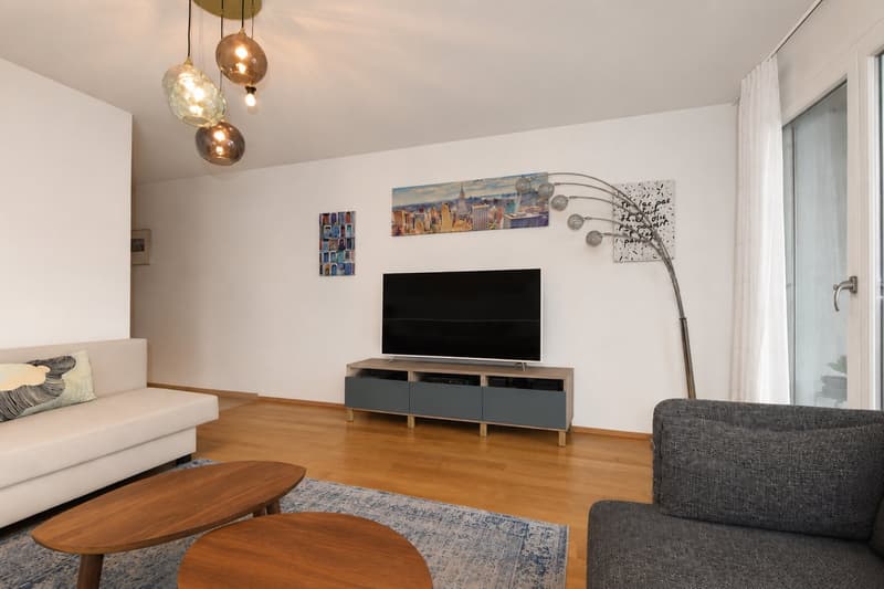 Grosszügige und ruhig gelegene 3.5-Zimmer-Gartenwohnung mit Tiefgaragenplatz (3)