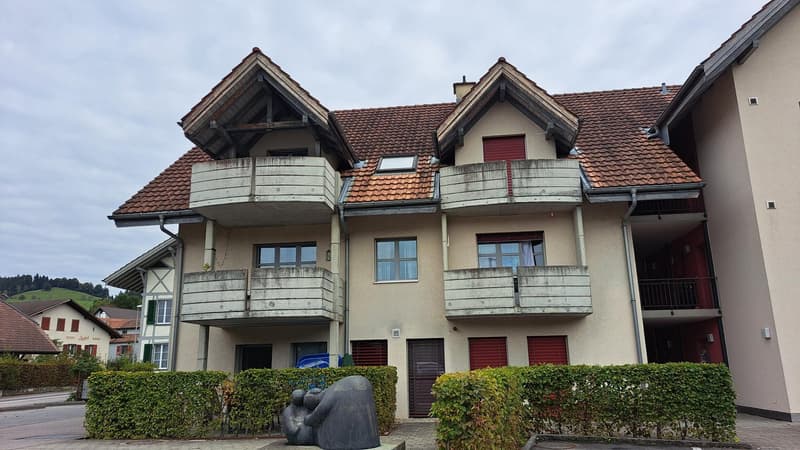 Grosszügige 5-Zimmer-Wohnung mit Galerie in Zollbrück (2)