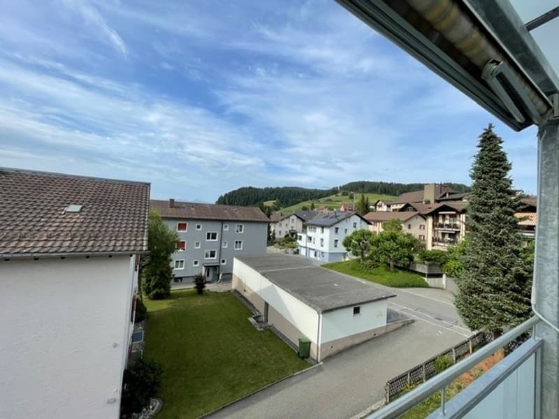 Charmante 3.5-Zimmer-Wohnung mit Balkon und herrlicher Aussicht in Grosshöchstetten (10)
