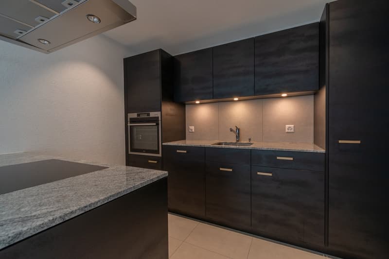 Helle 3.5-Zimmer-Wohnung mit Balkon an ruhiger Lage (2)