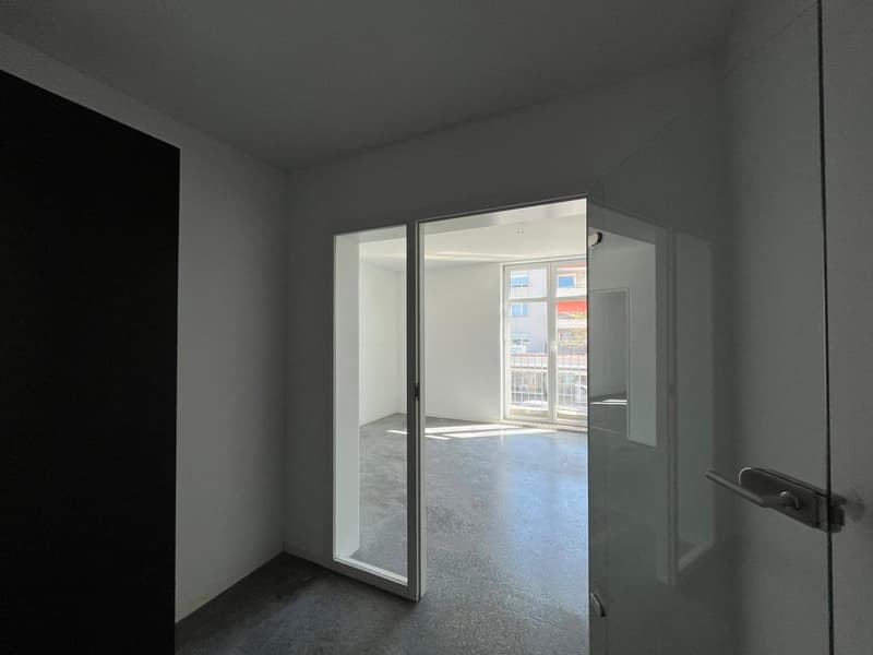 Charmante 4.5-Zimmer-Wohnung an der Hauptstrasse in Kreuzlingen (3)