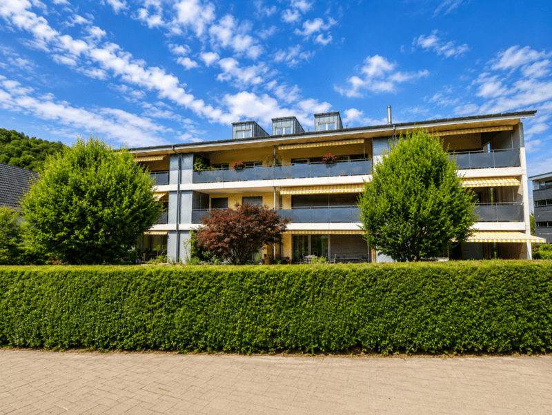 Geräumige Attikawohnung an ruhiger und zentraler Lage (1)