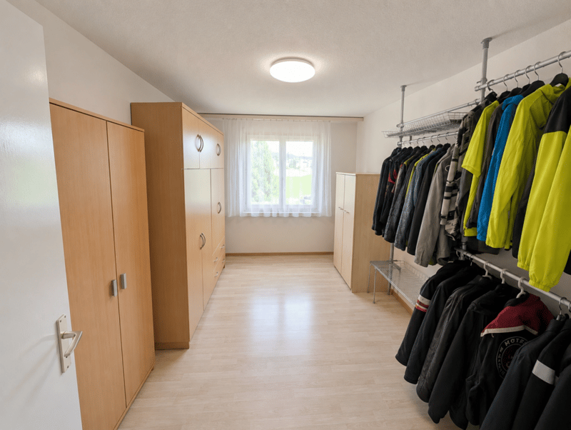 Modernisierte 4.5 Zimmer Wohnung an familienfreundlicher Lage (6)